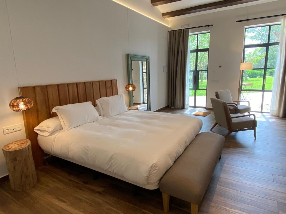Hotel Mas Aret Peralada Bagian luar foto