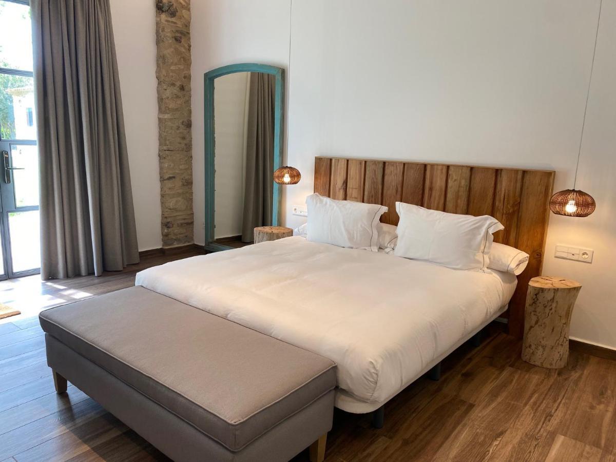 Hotel Mas Aret Peralada Bagian luar foto