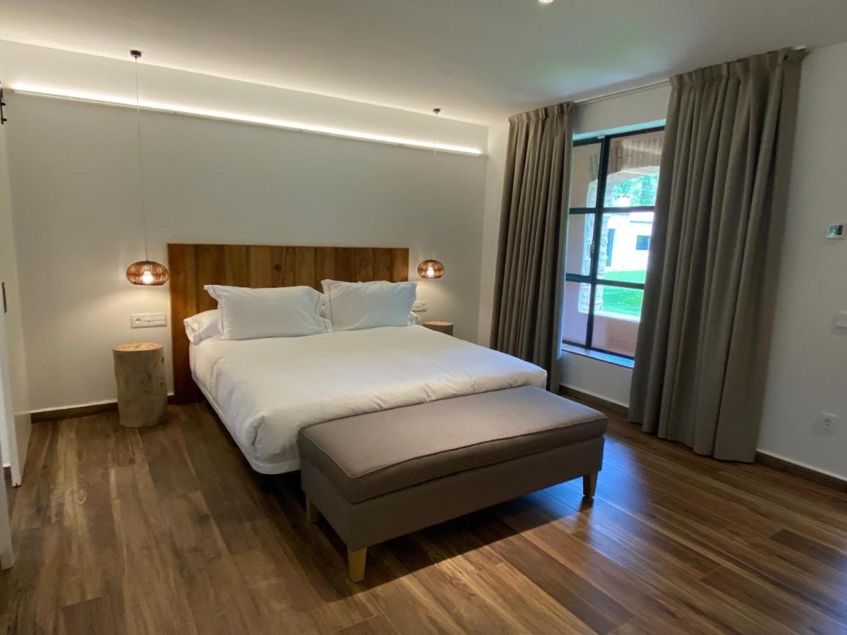 Hotel Mas Aret Peralada Bagian luar foto